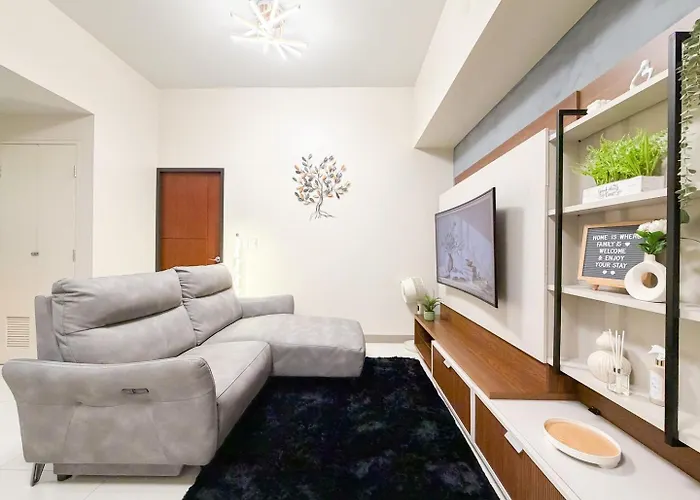 Luxe In The Heart Of Uptown Bgc #oursw20g