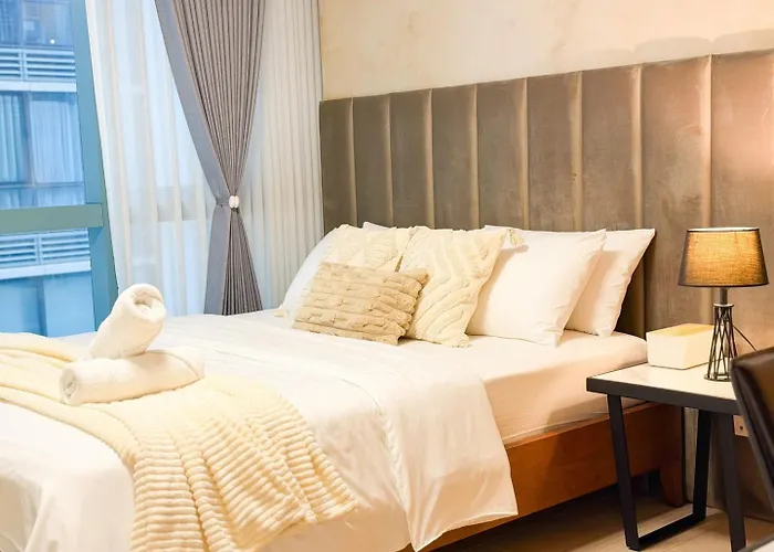 Luxe In The Heart Of Uptown Bgc #oursw20g 別荘