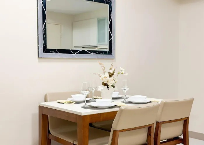 Luxe In The Heart Of Uptown Bgc #oursw20g Сasa de vacaciones Manila